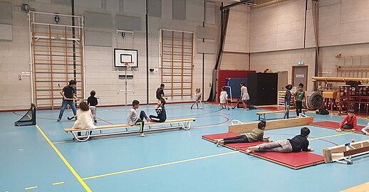 Gymactiviteiten van de Droomspeelbus