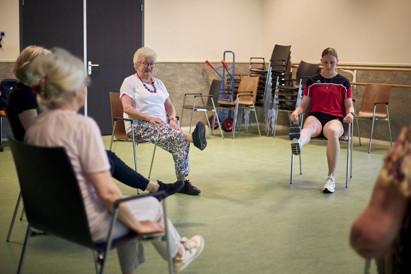 Beweeg mee samen met de andere buurtbewoners uit Danswijk. Voor senioren die niet meer in staat zijn om naar een sportvereniging/sportschool te gaan.